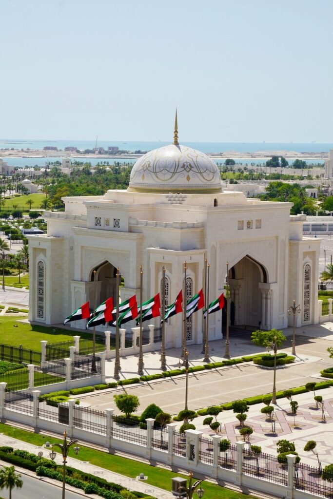 Sheikh Hamad, Architect of Modern Qatar’s Global Power, Dies at 74