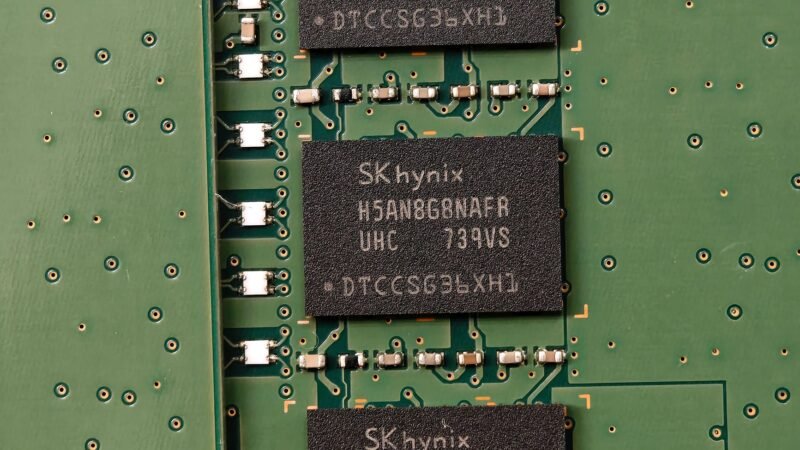 Apple Sues OpenAI Amid AI Hardware ‘Euphoria’ & SK Hynix Boom