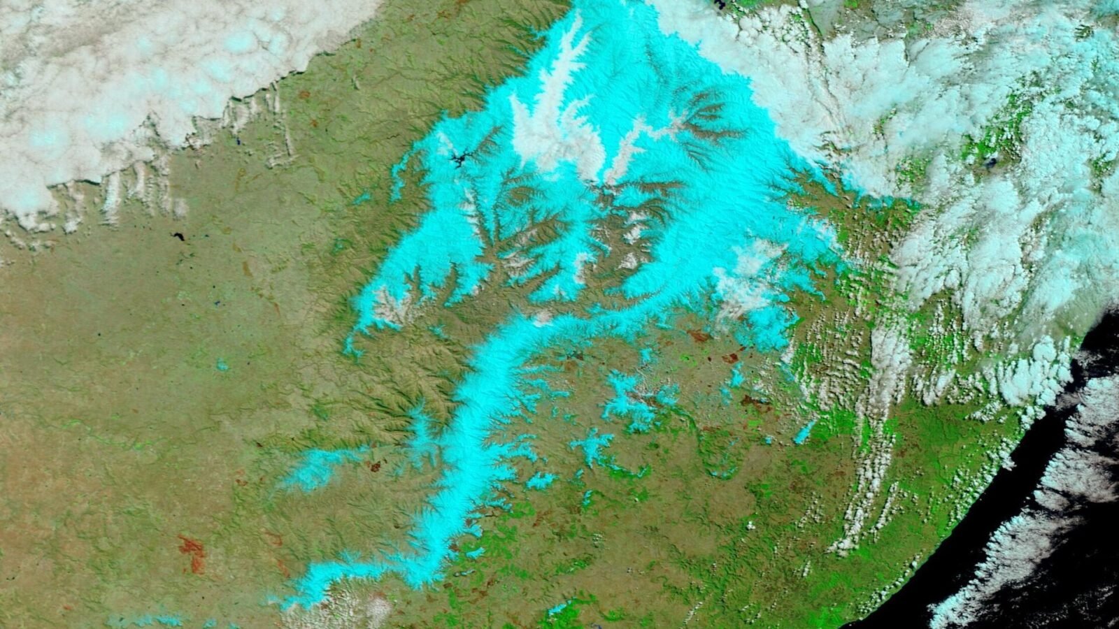 Thematic lead image: snow, mountains, landscape — Southern Africa's Climate Anomaly Signals Broader Global Instability | National Times