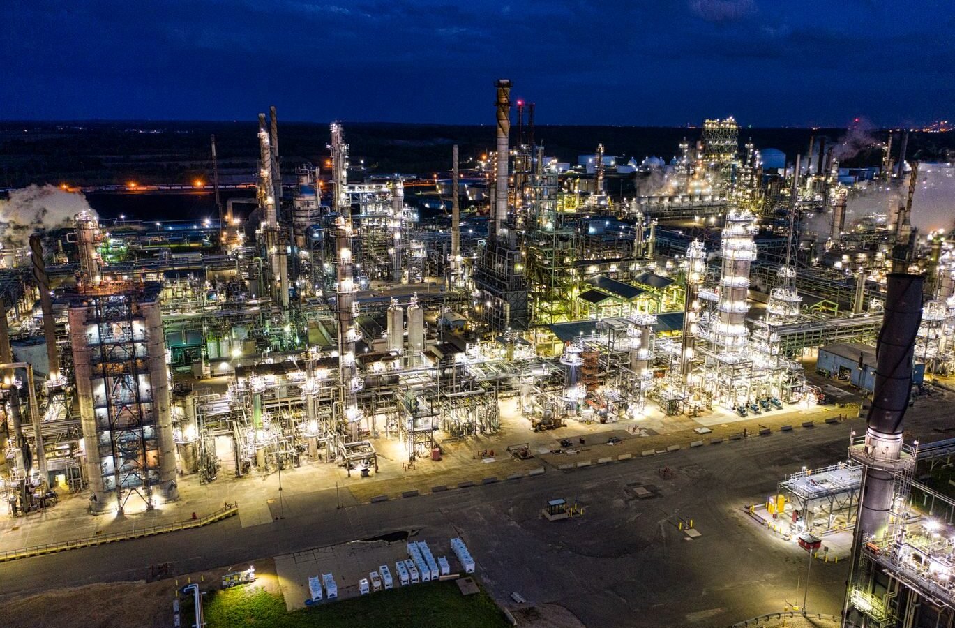 Thematic lead image: oil refinery complex — Dangote's Industrial Gambit: A Test Case for African Economic Reorientation | National Times