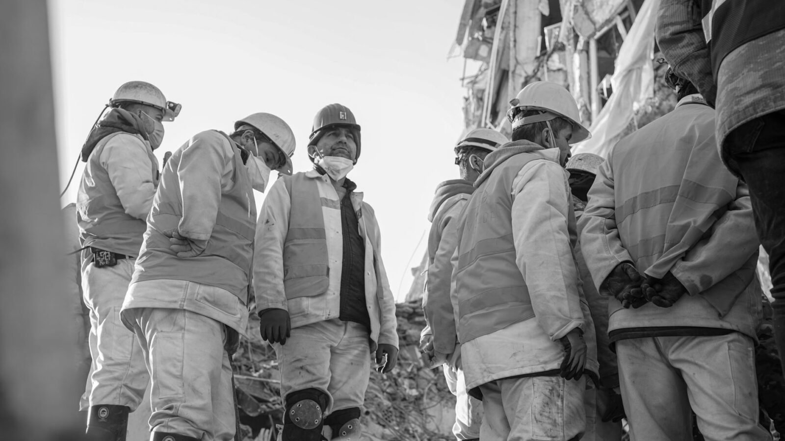 Thematic lead image: earthquake response — Colombia's President Espriella and the Seismic Test of New Leadership | National Times