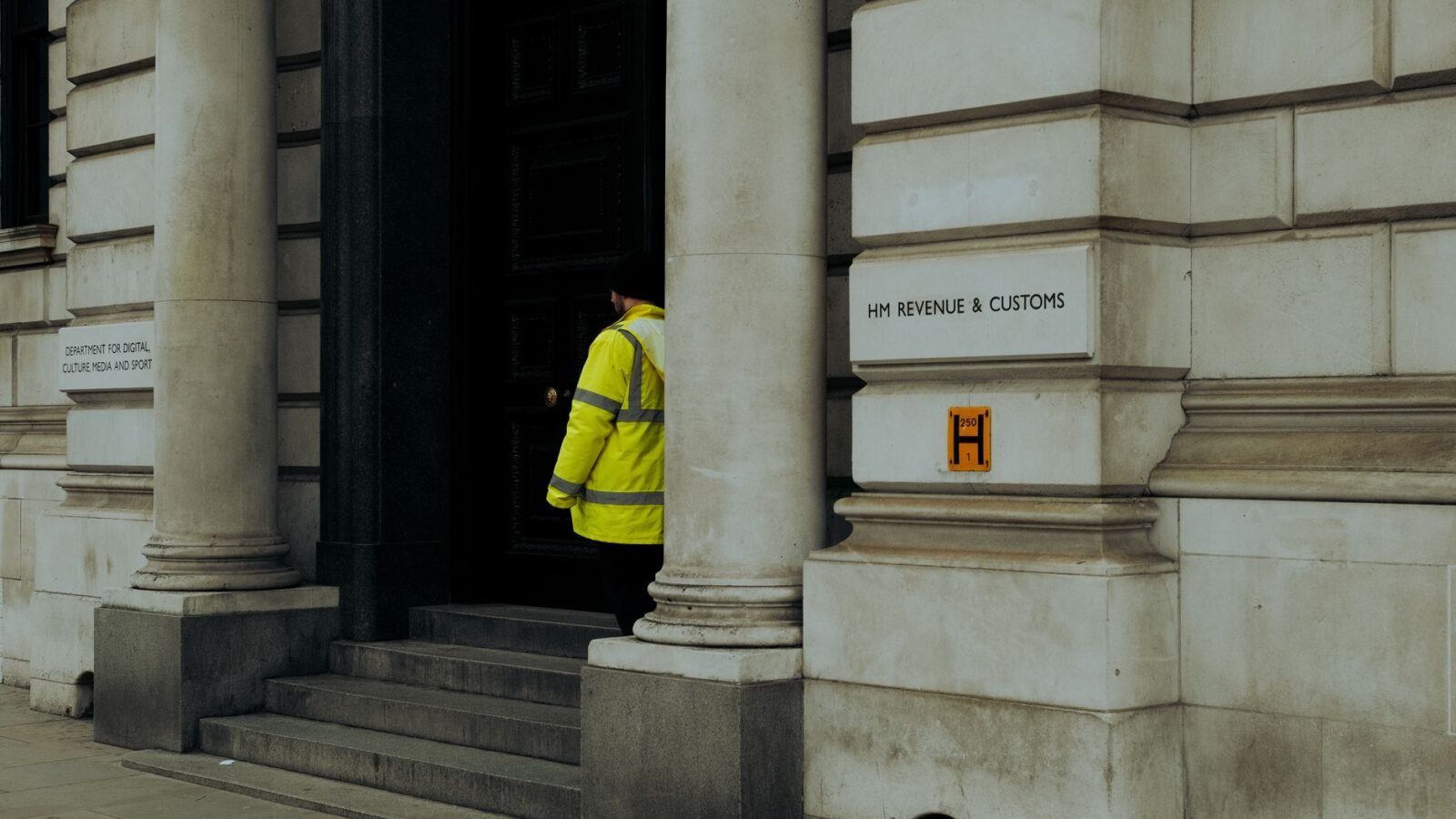 Thematic lead image: UK immigration policy, Brexit — Post-Brexit Status Reversals Signal Deeper UK Immigration Policy Shift | National Times