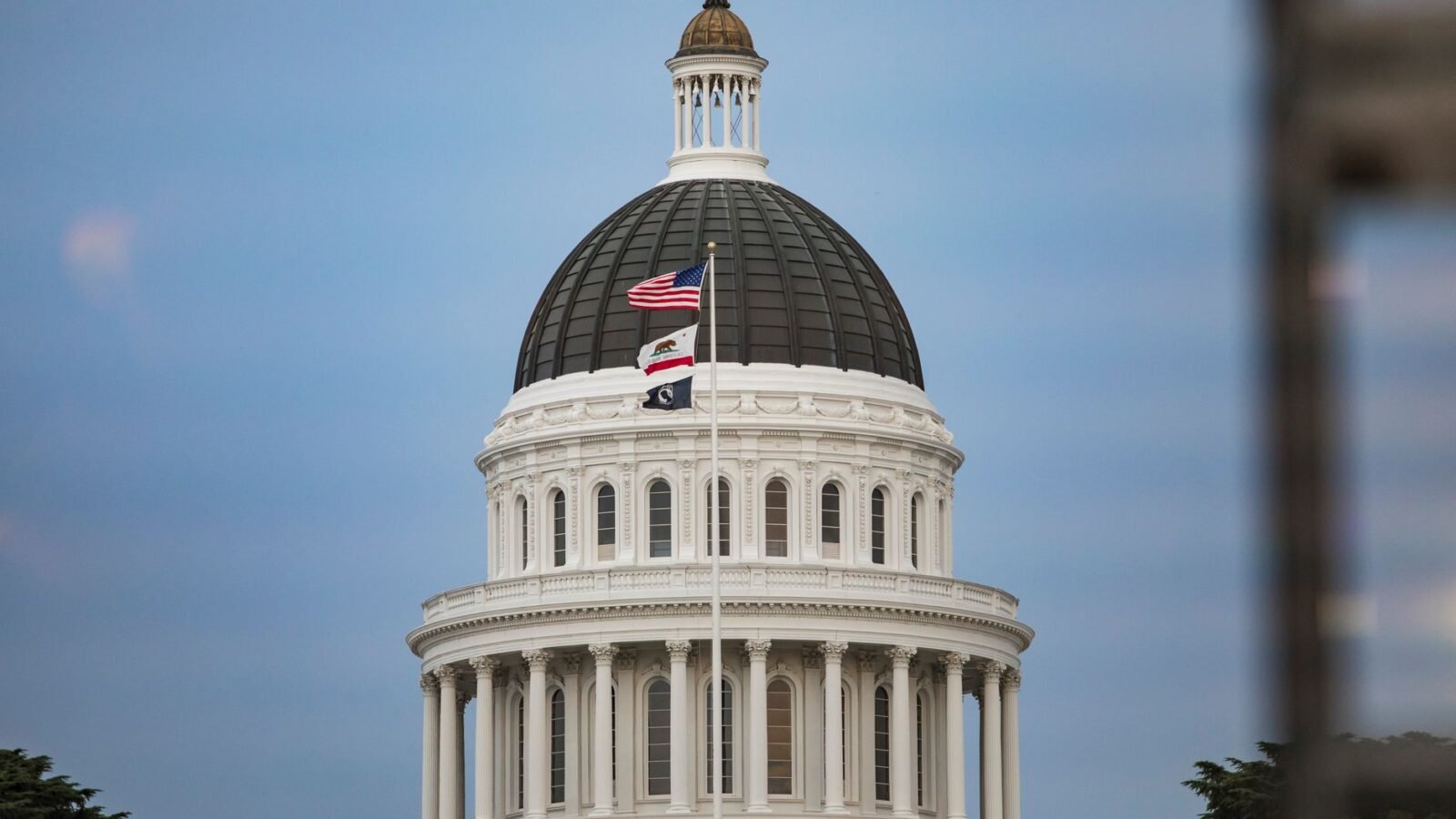 Thematic lead image: California State Capitol, flag — AIPAC Spending Elevates California Special Election to Geopolitical Referendum | National Times