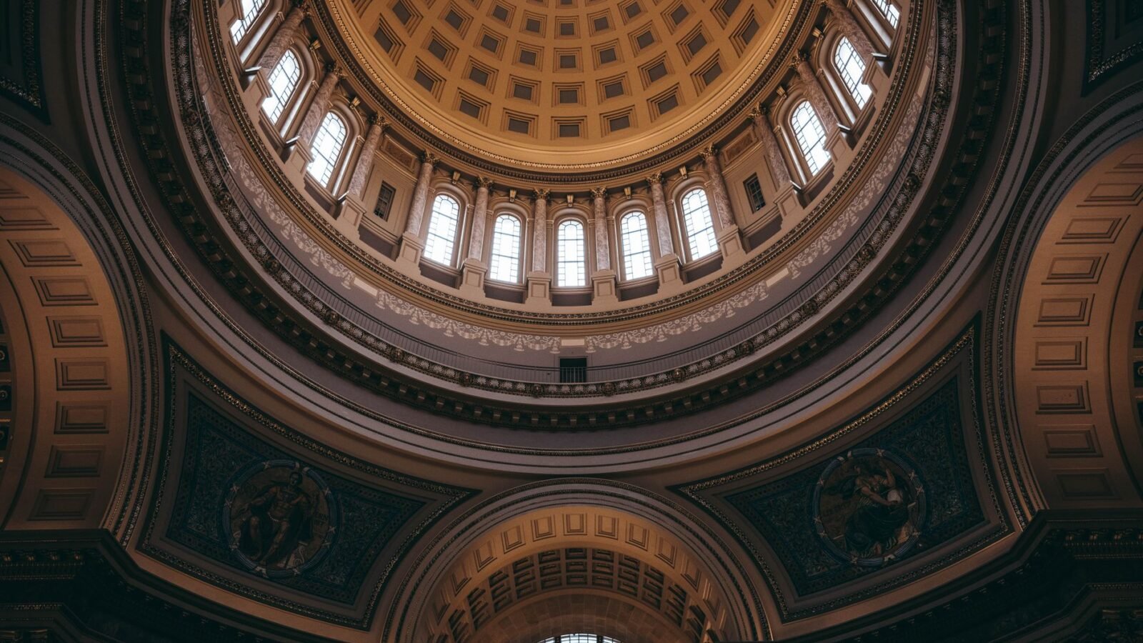 Thematic lead image: Wisconsin State Capitol — Wisconsin Vote Challenges Progressive Momentum in Democratic Party | National Times