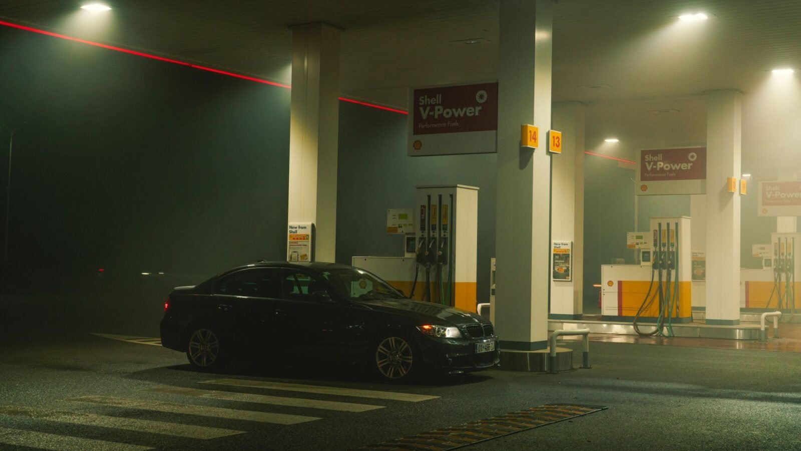 Thematic lead image: petrol station queue — Russian Fuel Shortages: Sanctions or Supply Chain Dysfunction? | National Times
