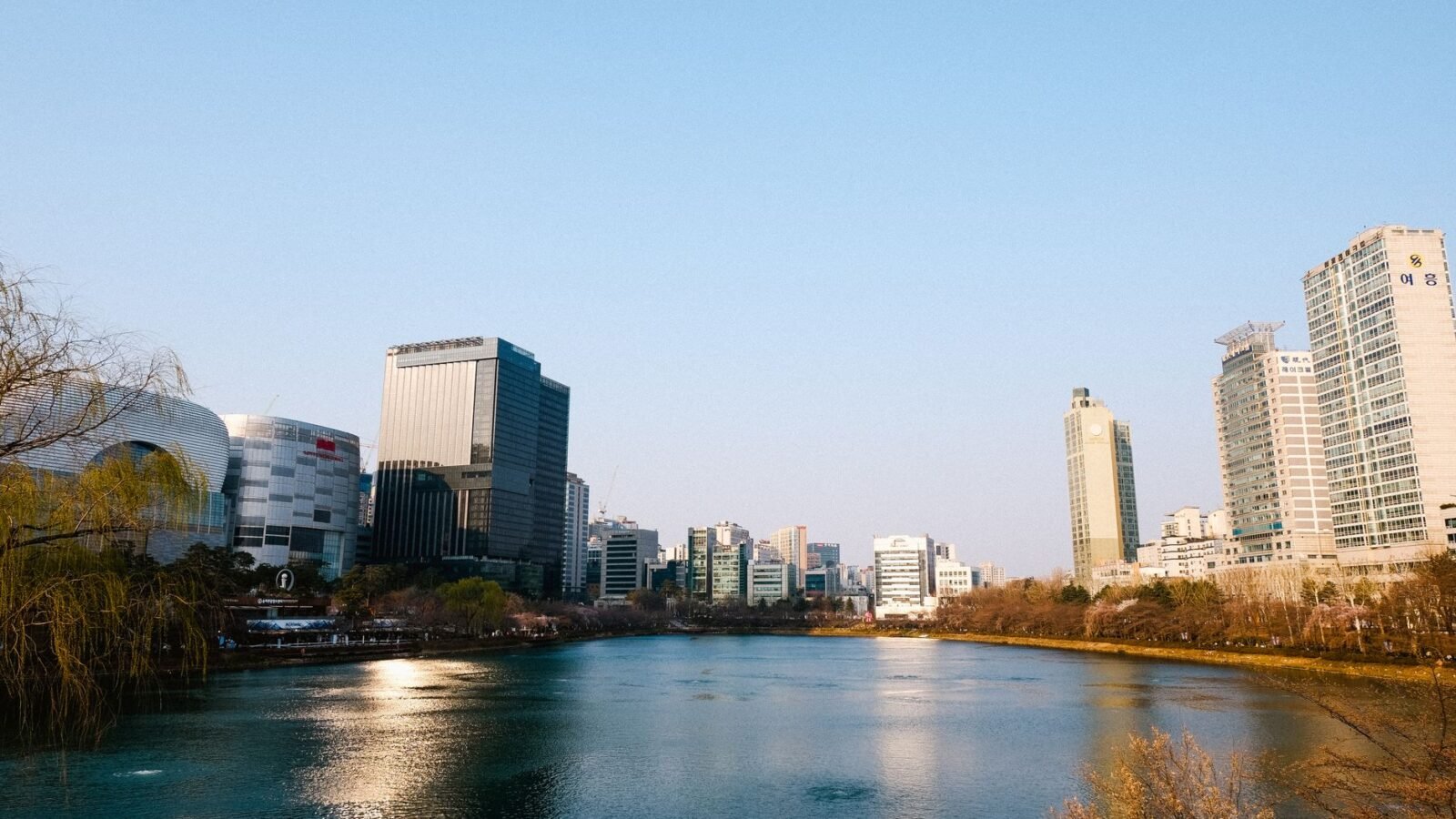 Thematic lead image: financial district — Seoul's Leveraged ETF Curbs Signal Shifting Capital Market Dynamics | National Times
