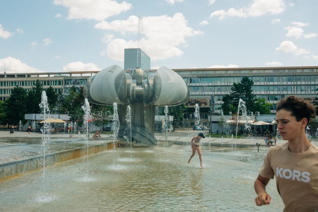 Thematic lead image: urban heatwave — Europe's Heatwaves: 2030 Scenarios for Economic and Social Strain | National Times