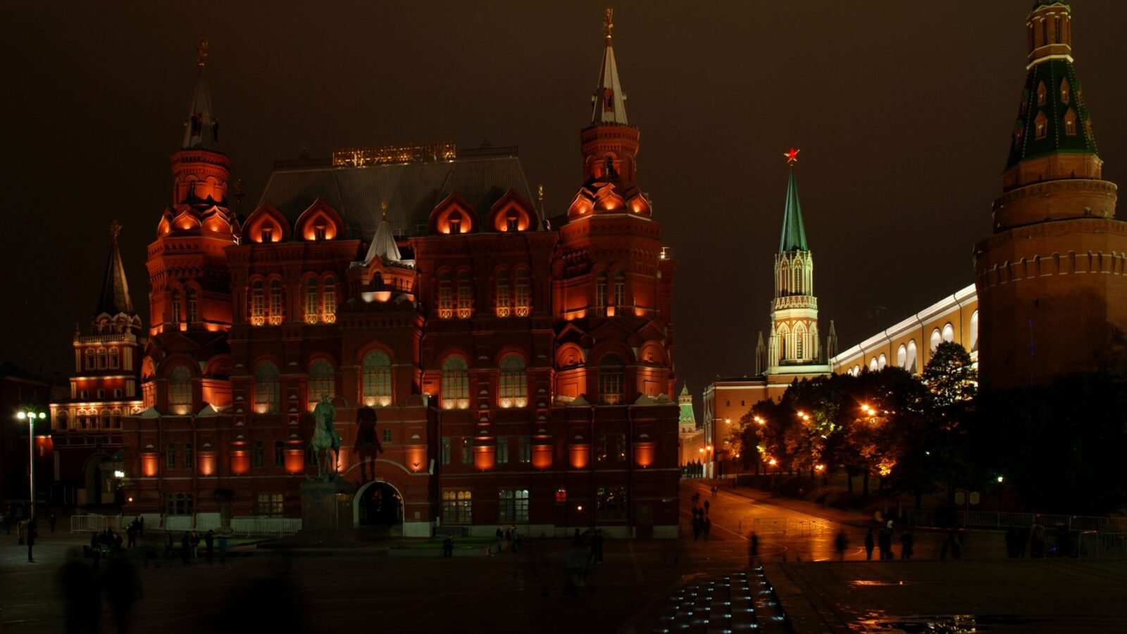 Thematic lead image: Kremlin, diplomatic tension — Kremlin Denials Obscure Potential For Covert US-Russia Dialogue | National Times