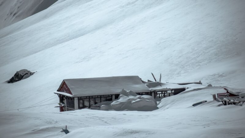 Thematic lead image: Himalayan avalanche, rescue — Himalayan Avalanche Underscores Unacknowledged Risk in Expedition Economy | National Times