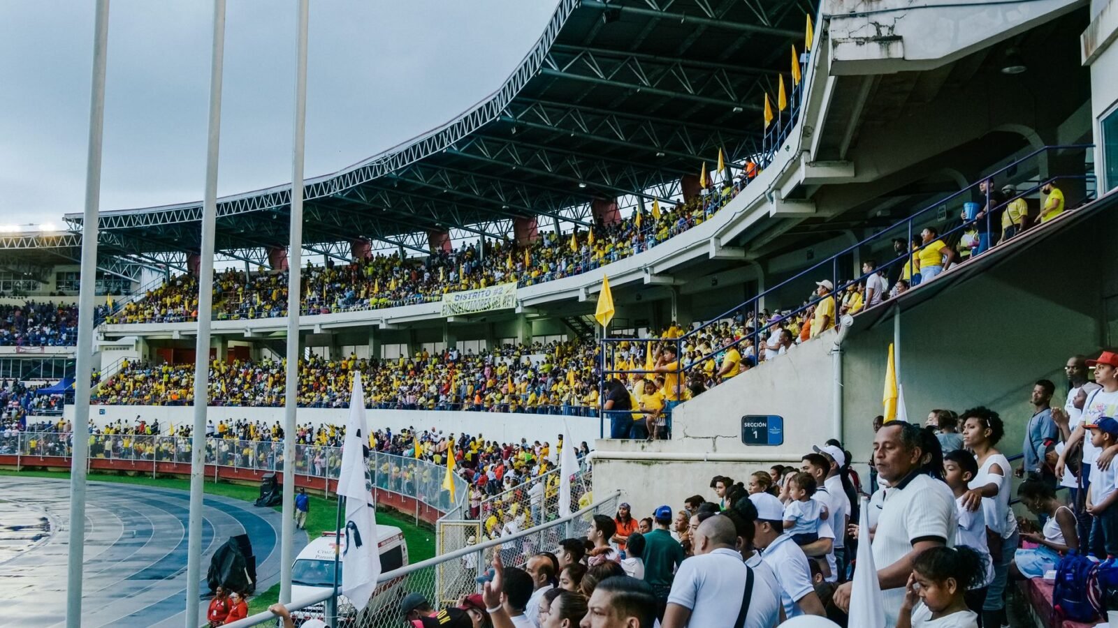 Thematic lead image: track and field, prize money — Athletics Prize Money Surge Tests Olympic Amateur Ideal | National Times