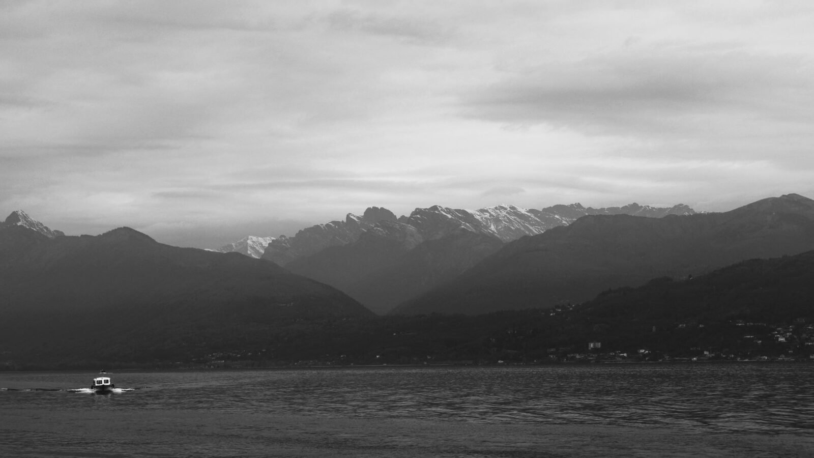 Thematic lead image: Lake Como, rescue, water — Lake Como Rescue Highlights Evolving Discourse on Intervention and Risk | National Times