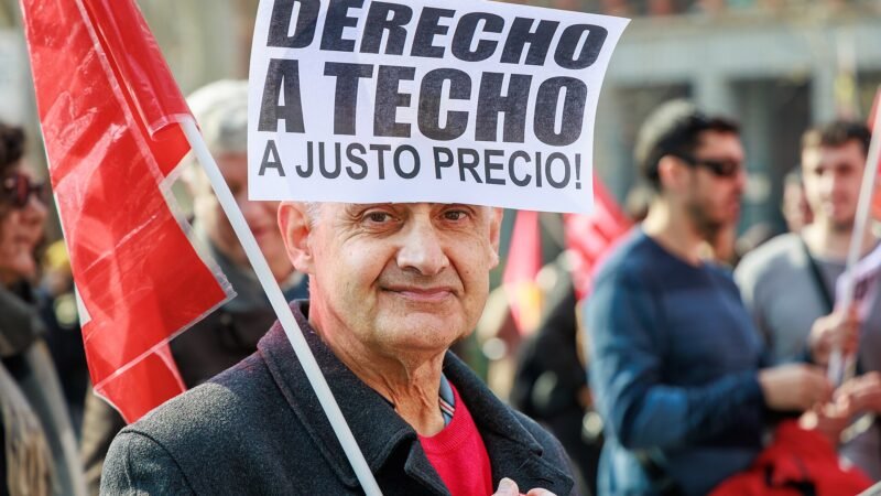 Thematic lead image: housing protest — Spain's housing impasse: Beyond the rejected decrees | National Times