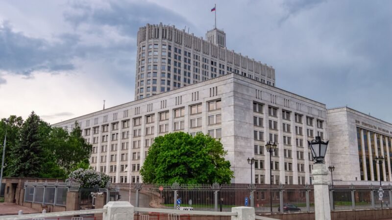 Thematic lead image: Federal Reserve building — Jobs Slow, Yet Inflation Persists: The Fed's October Dilemma | National Times