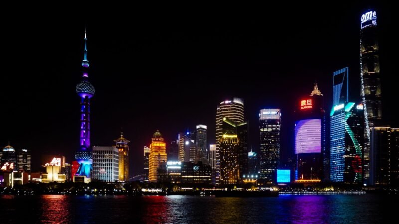 Thematic lead image: tech cityscape, chips — China Tech Stocks Diverge from Chip Sales Surge Amid AI Sentiment | National Times